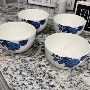 Set of 4 White and Blue Floral Bowls